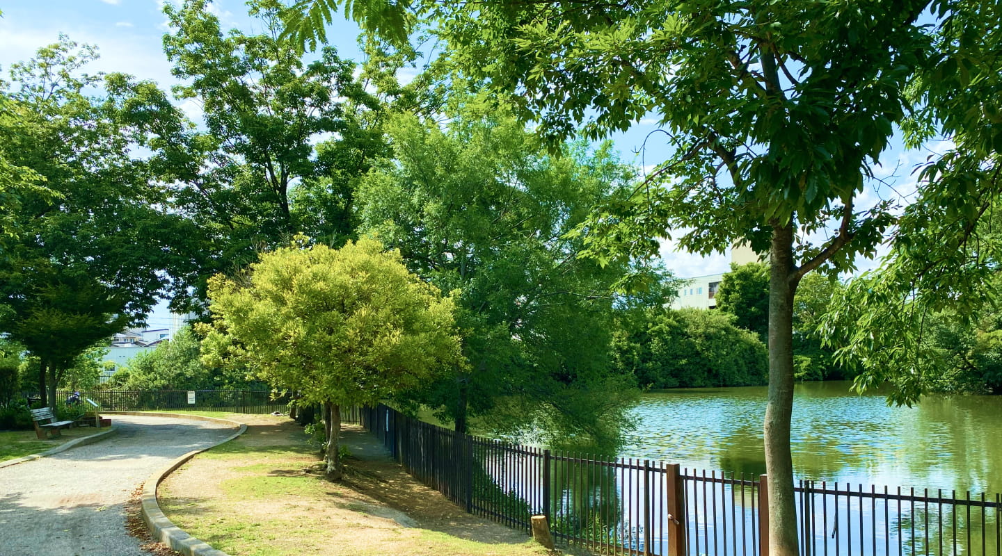 向陵公園 徒歩1分(約40m)・自転車1分(約40m)